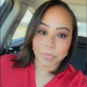 Meet your Posher, De'marca